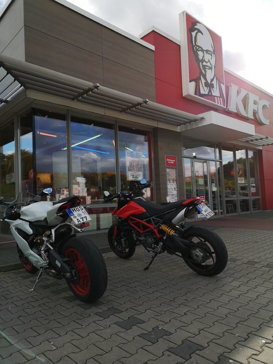 KFC2.thumb.jpg.754d016fbd553e47f80baab8f947891f.jpg