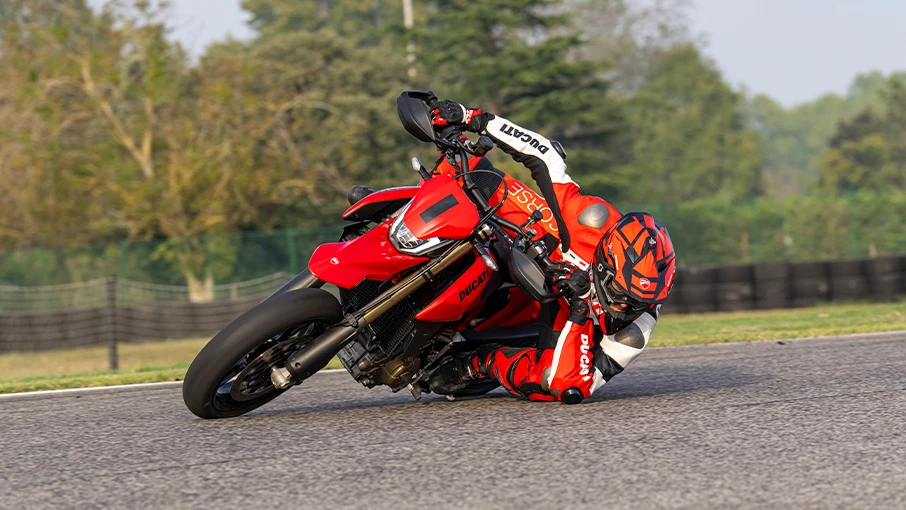 Ducati-Hypermotard-Mono-DWP24-Overview-gallery-906x510-02.webp